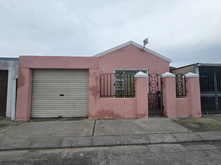 3 Bedroom Property for Sale in Lentegeur Western Cape